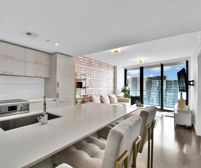 Photo - 1300 S Miami Ave Unit 2904