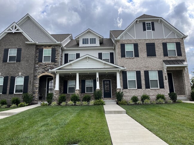 728 Hahn Ct