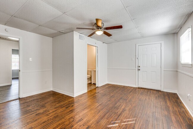 Photo - 4256 Standish Rd Unit A