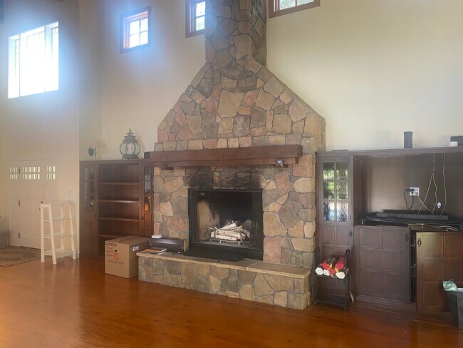 Photo - 9423 Wheatland Ave