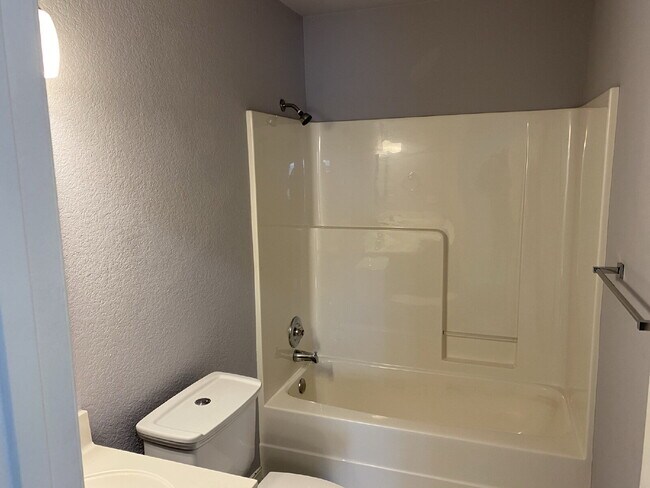 Photo - 572 Branchwood Ave