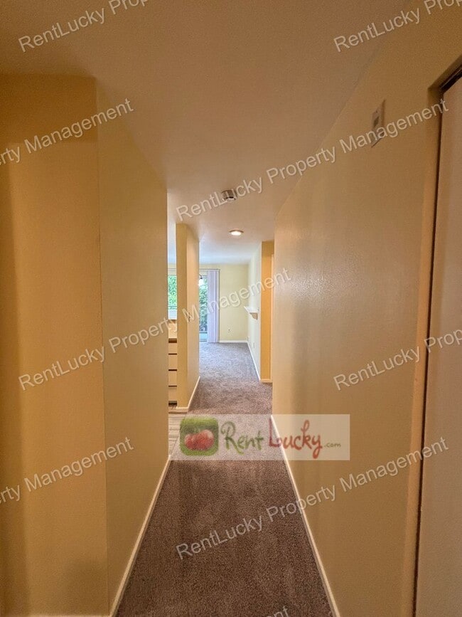 Photo - Gorgeous 2 Bedroom Condo with Secured Parking in Unbeatable Bellevue Location!! Unit 202