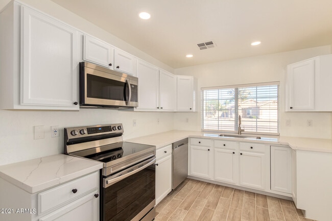 Photo - 929 E Saragosa St