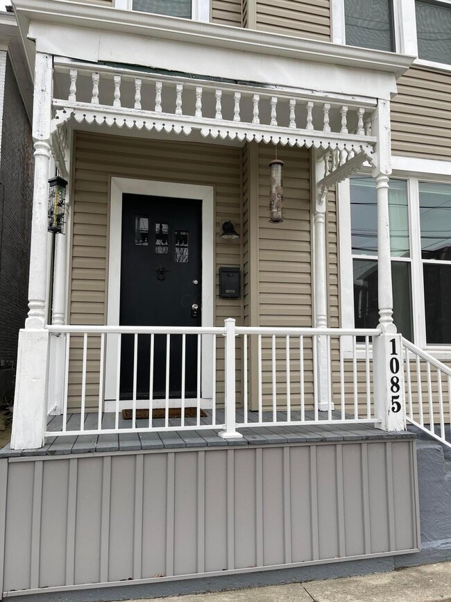 Building Photo - 1085 E Long St Rental