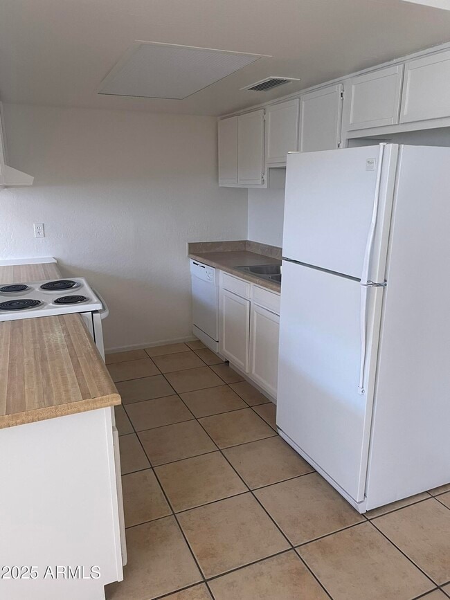 Photo - 2002 E Sweetwater Ave Unit 108