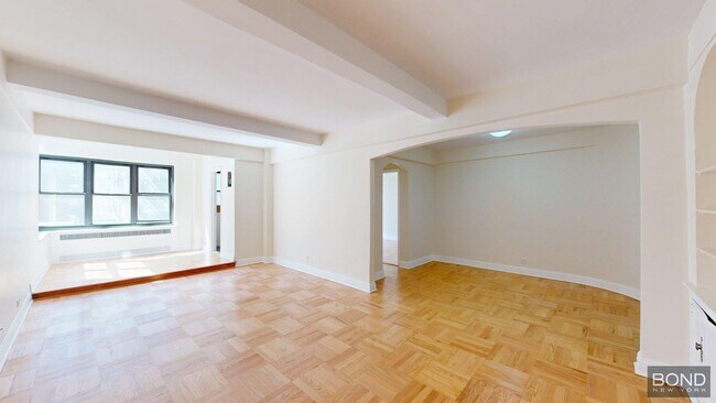 Building Photo - 141 E 56th St Unit 7G Rental