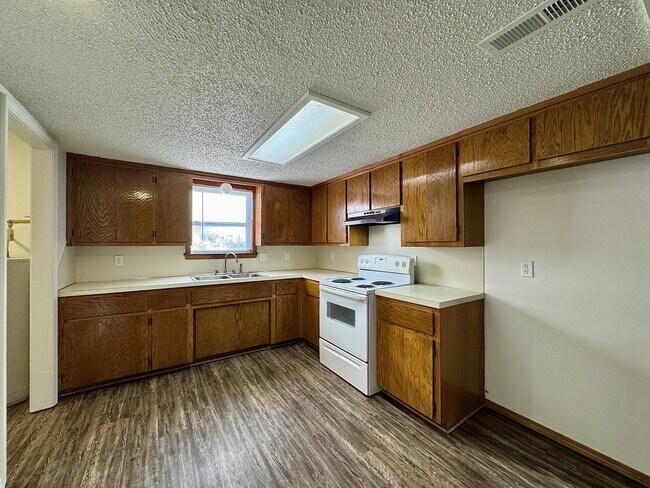 Photo - 101 Adirondack Loop