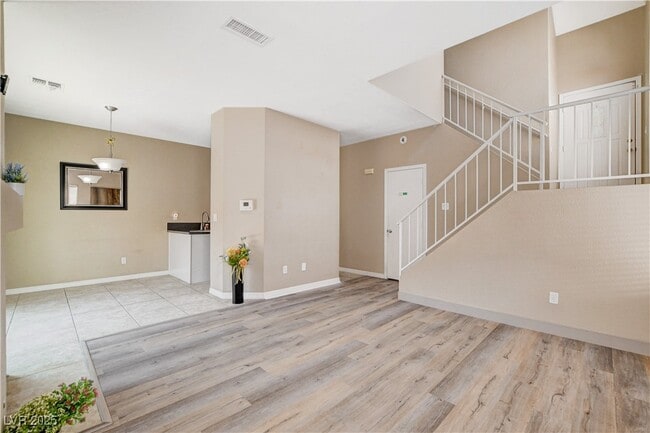 Photo - 1661 Cloister Ave