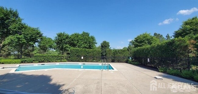 Photo - 725 Timberlake Dr