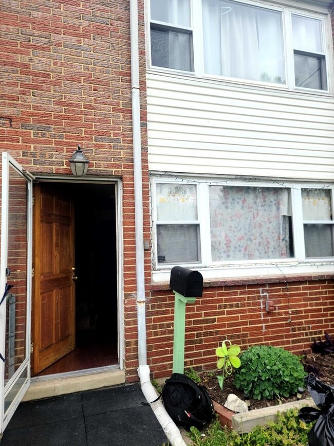 Building Photo - Coming Soon! Renovated Three Bedroom EOG Rental