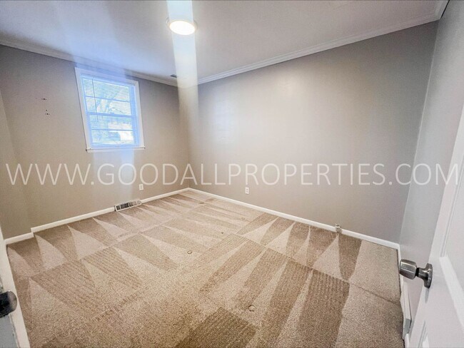 Photo - 3 Bedroom 1 Bath Duplex in Clive with fenc...