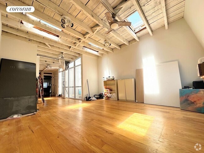 Building Photo - 556 Washington Ave Rental
