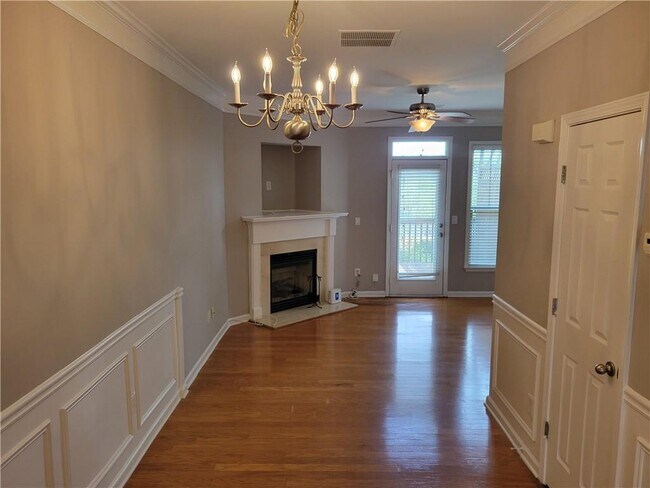 Photo - 831 Commonwealth Ave SE