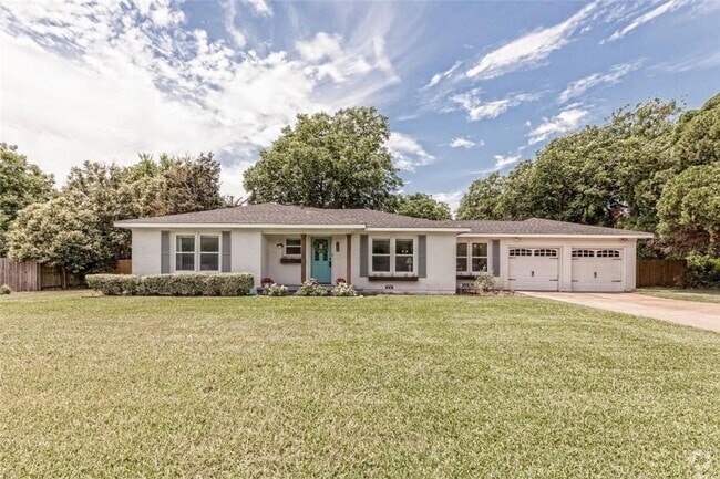 Building Photo - 340 Santa Fe Dr Rental