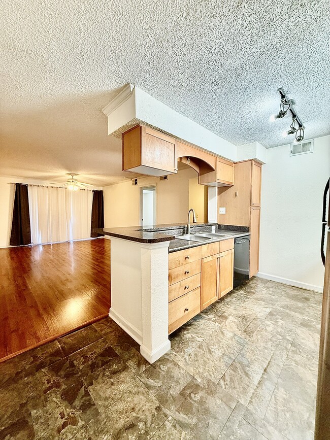 Photo - 2500 Winding Creek Blvd