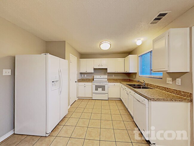 Photo - 7422 Amber Dr