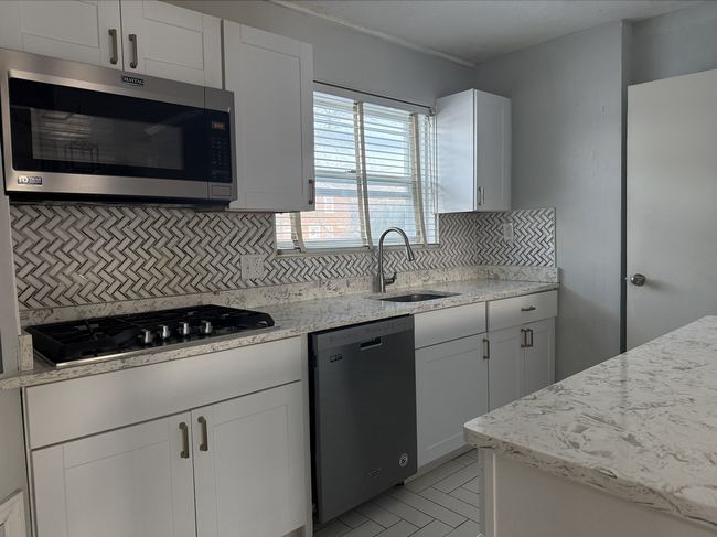 Kitchen - 2803 Keating St Townhome