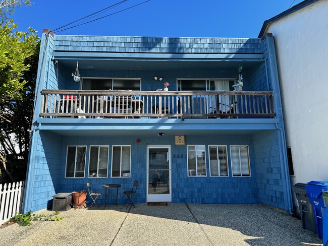 Front Exterior - 308 Estrella Ave Townhome