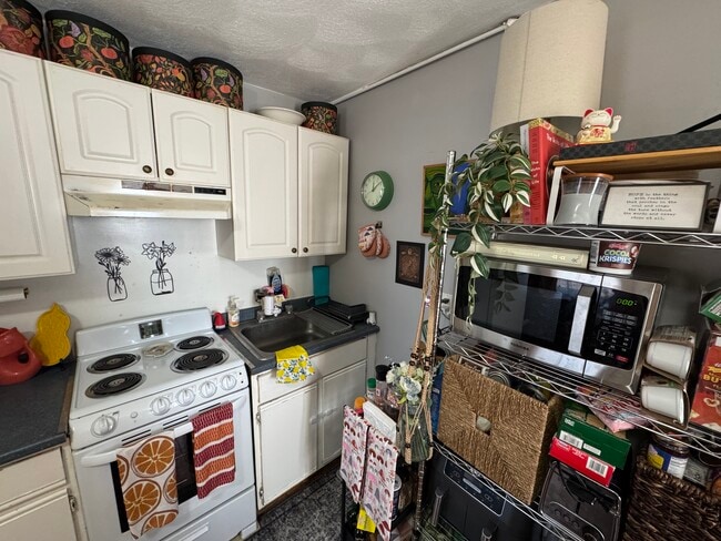 Building Photo - 639 Somerville Ave Unit 1