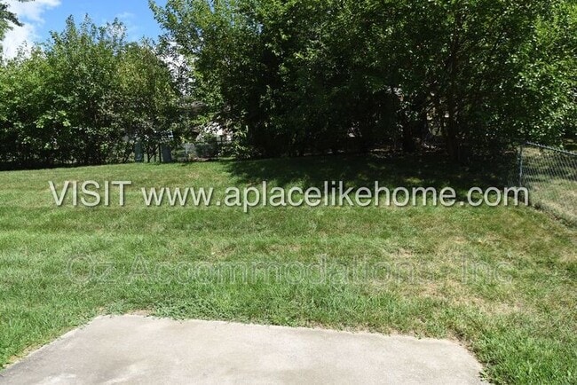Photo - 119 SE Greystone Dr