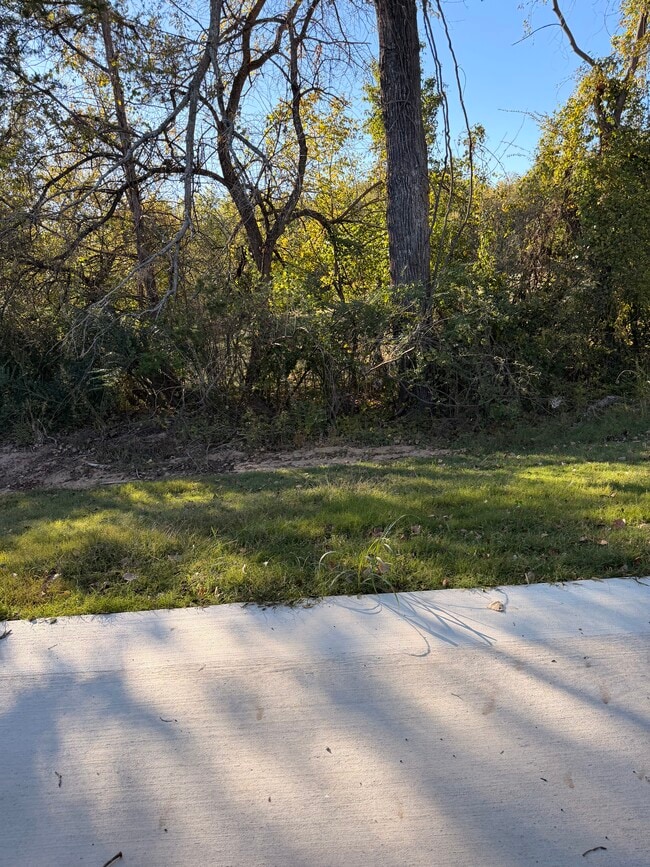 Photo - 713 Pemberly