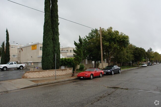 Eton Gardens Apartments - Eton Gardens Apartments