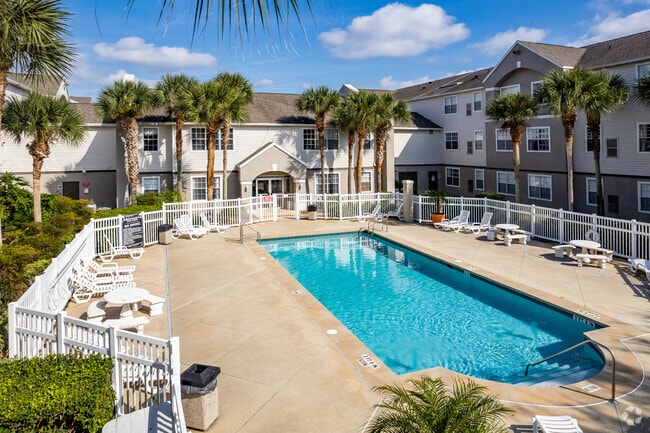 Lexington Club at Hunters Creek