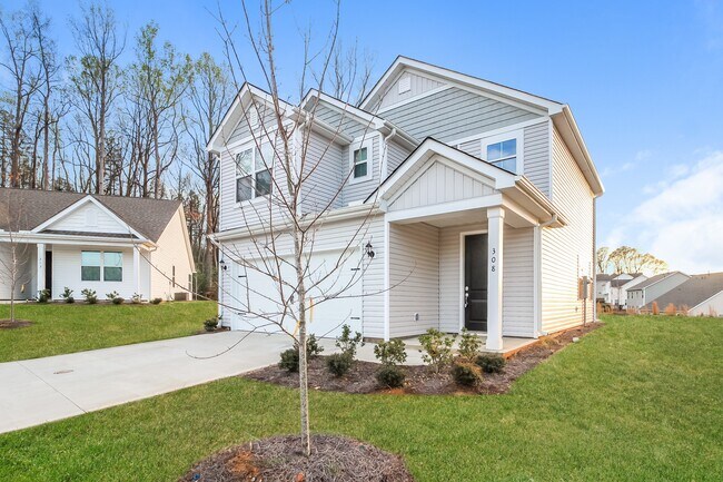 Photo - 308 Woodgate Wy