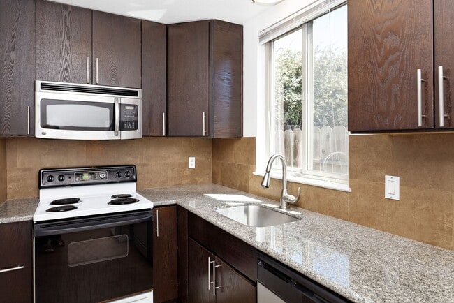 Photo - 2231 Ward St Unit D