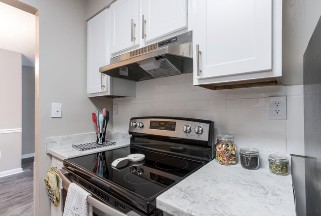 Building Photo - Pinebrook Rental