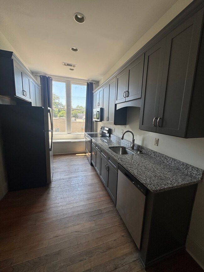 Photo - 1015 Queen City Ave Unidad 1