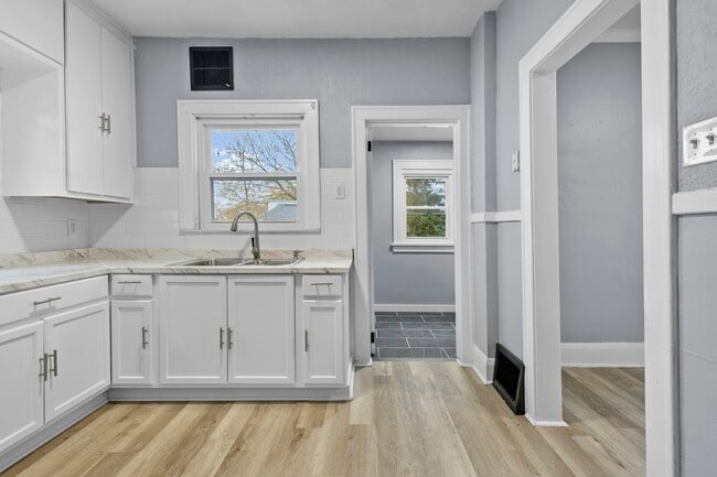 Photo - 1369 Wildwood Rd