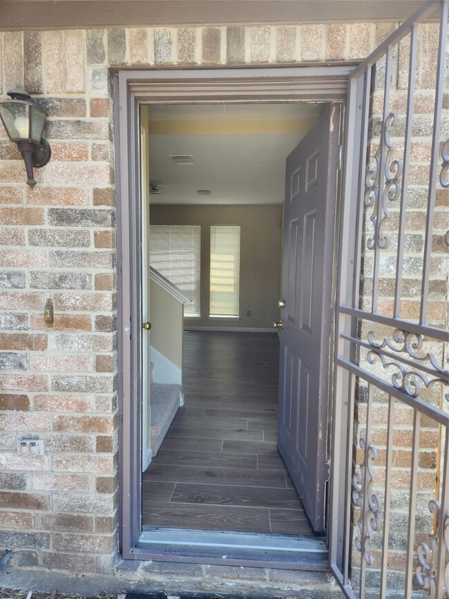 Photo - 7631 Goudin Dr