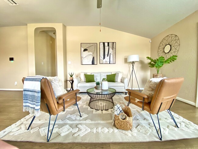 Photo - 11235 Silver Rose