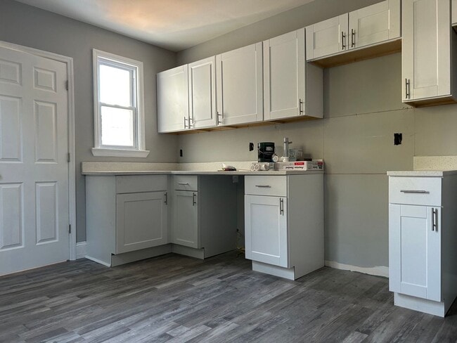 Photo - Newly Renovated 5 Bedroom 2.5 Bath House