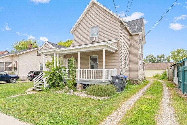 Photo - 114 Center St Unidad Lower