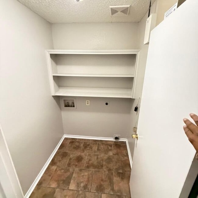 Photo - 5304 Waterford Dr