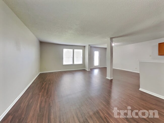 Photo - 2720 Redland Ln