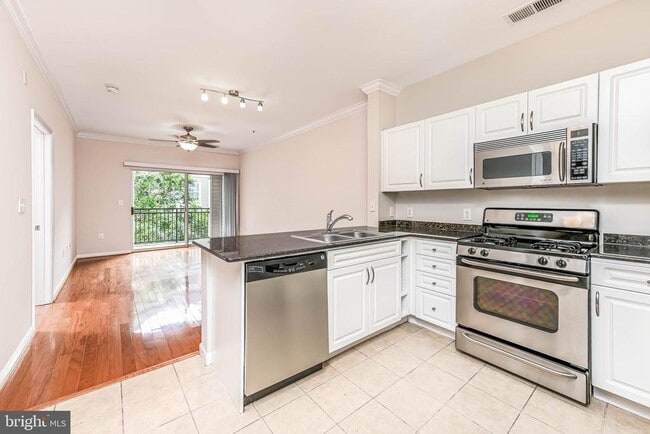 Building Photo - 12909 Centre Park Cir Unit 306