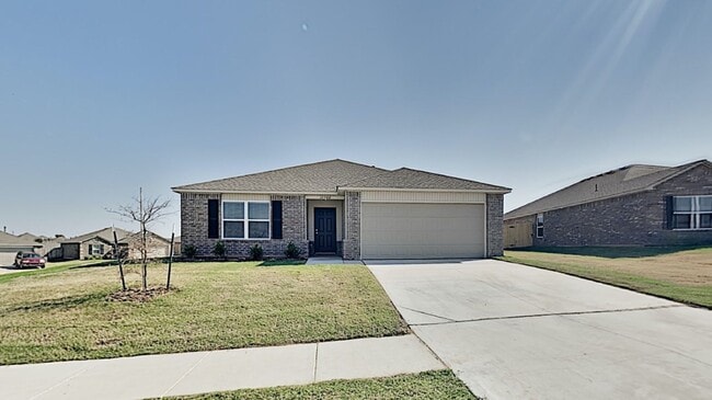 Very Nice 3 Bedroom 2 Bath Home in Yukon Schools - Very Nice 3 Bedroom 2 Bath Home in Yukon Schools
