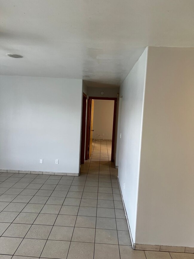 Photo - 3 BEDROOM, 2 BATH HOME WITH TILE THROUGHOUT & CLOSE TO THE TURNPIKE