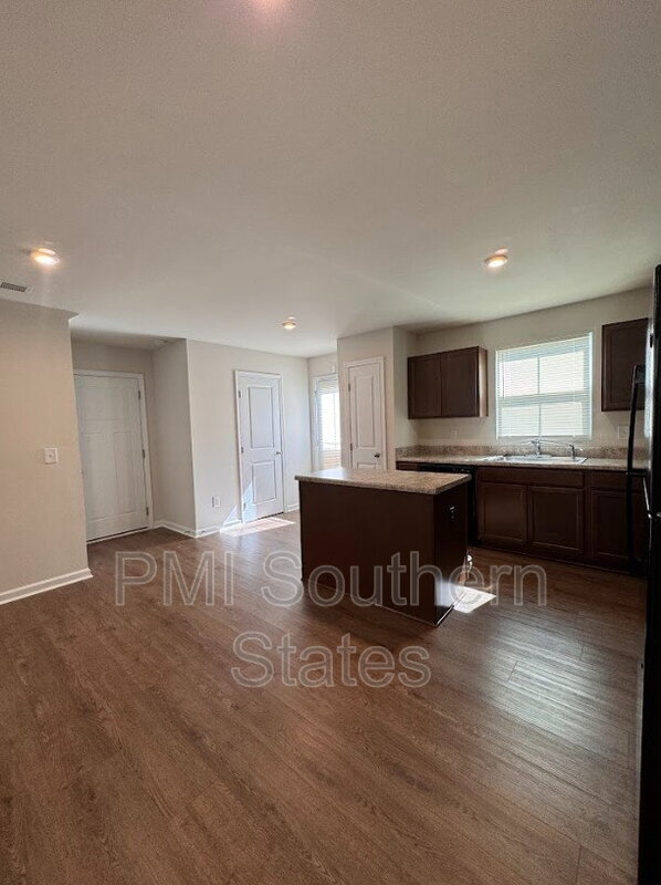 Photo - 926 Shakespeare Dr