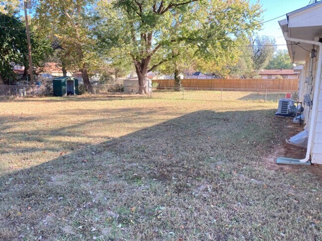 Photo - 3 Bedroom and 1 Bath House in Haysville