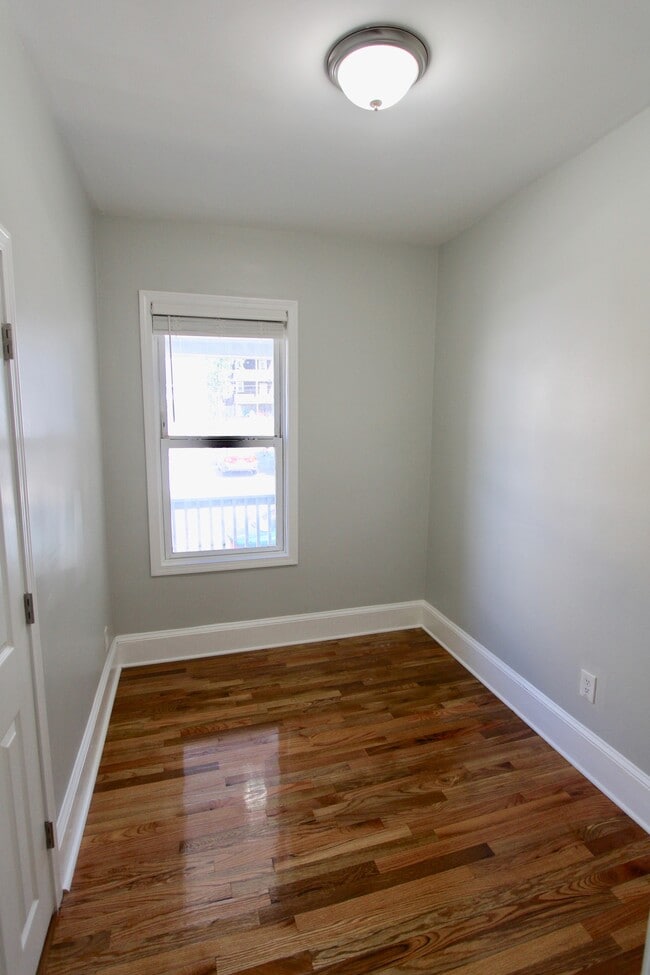Photo - 203 Westville St