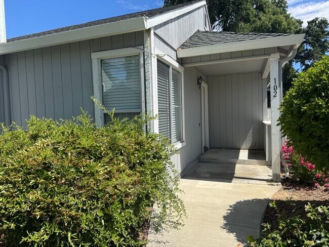 Building Photo - 102 Marina Dr N Rental