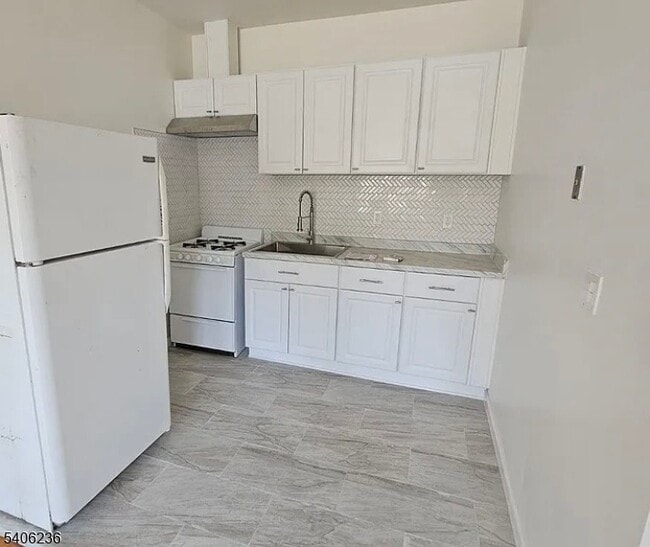 Building Photo - 502 Washington Ave Unit 1