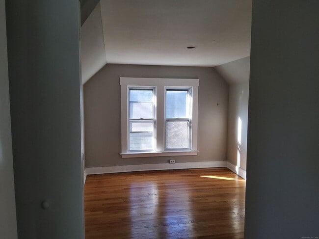 Photo - 718 Winchester Ave Apartment