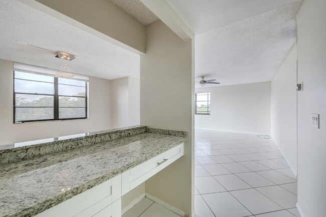 Photo - 3900 N Hills Dr Unit 409