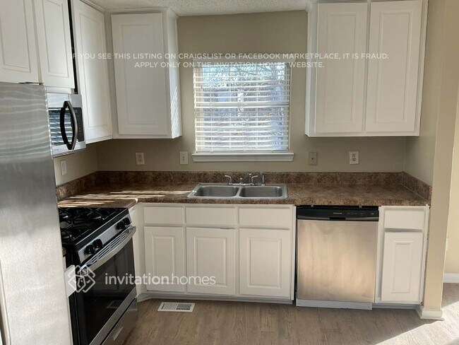 Photo - 1069 Meadow Glen Cir