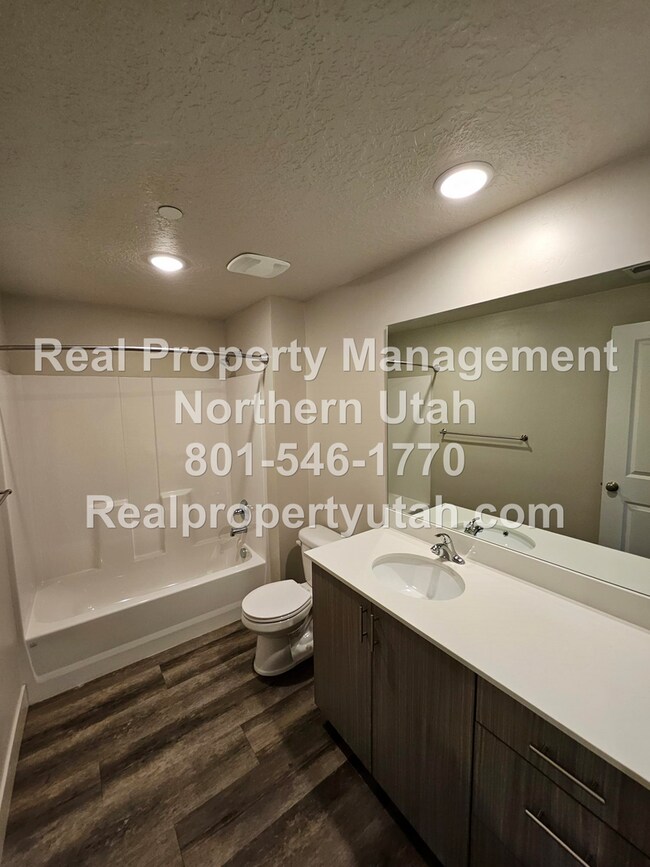 Photo - 2 Bedroom 2 Bath Top Level Apartment Avail...
